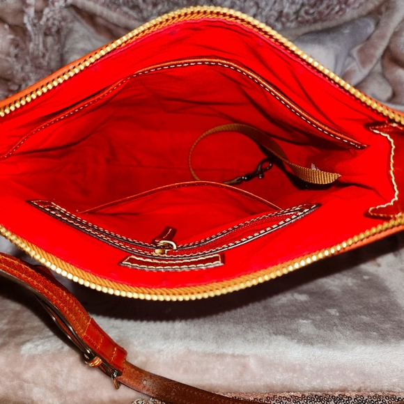 Dooney & Bourke pebbled leather crossbody - Picture 3 of 8